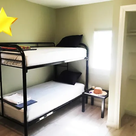 Hollywood Stay-2